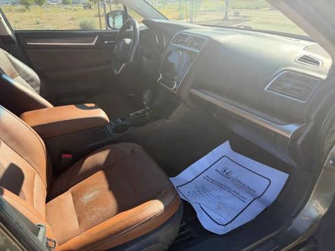 Used 2018 Subaru Outback 2.5i Touring w/ Popular Package #3 AWD/4WD image 12