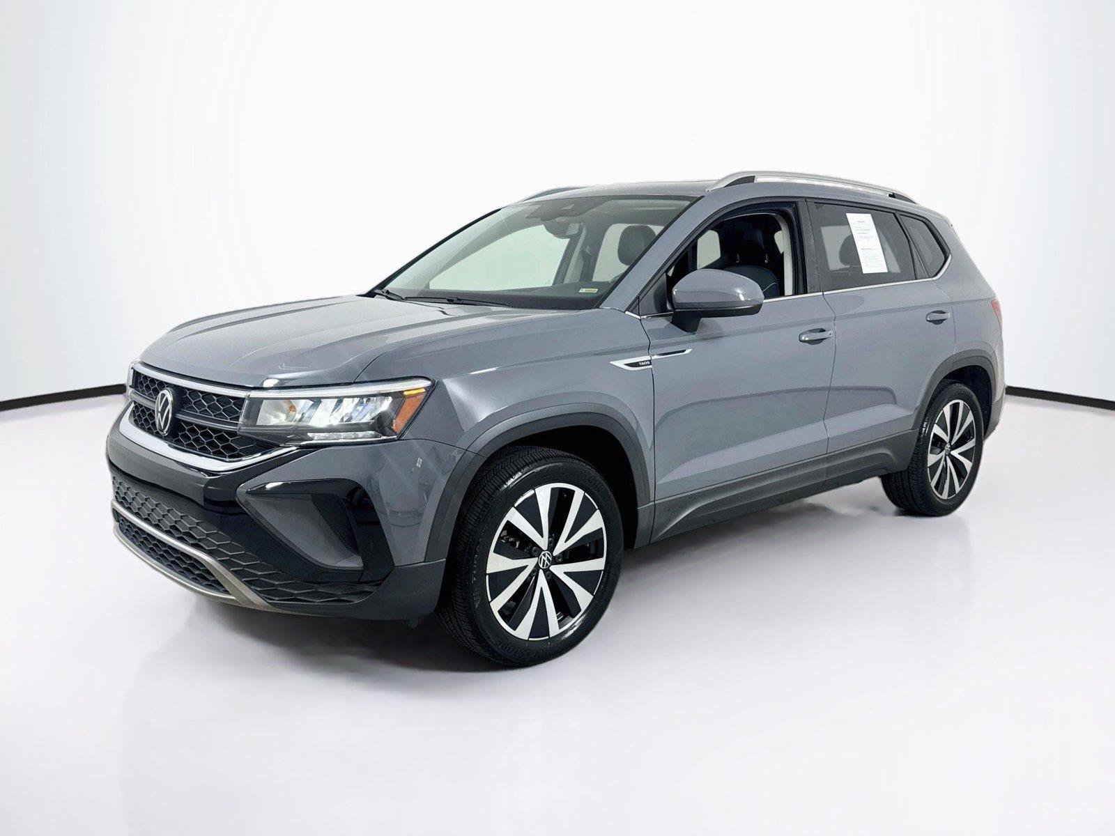 Used 2023 Volkswagen Taos SE w/ Panoramic Sunroof Package AWD/4WD image 1