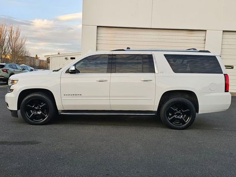 Used 2016 Chevrolet Suburban LTZ image 2