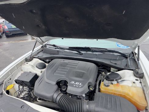 Used 2015 Dodge Charger SXT w/ Driver Confidence Group image 21