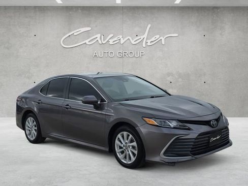 Used 2023 Toyota Camry LE image 2