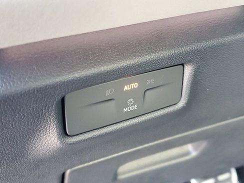 New 2026 Volkswagen Tiguan SE R-Line image 16