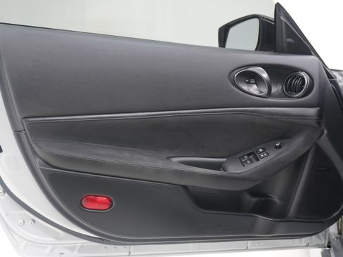 Used 2023 Nissan Z w/ Floor Mat Package (L93) RWD image 14