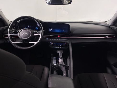 Certified 2025 Hyundai Elantra SEL FWD image 14
