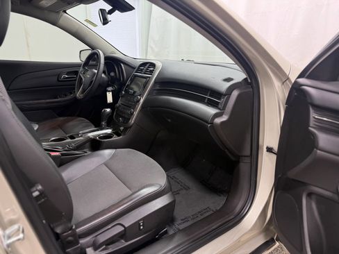 Used 2014 Chevrolet Malibu LT image 21