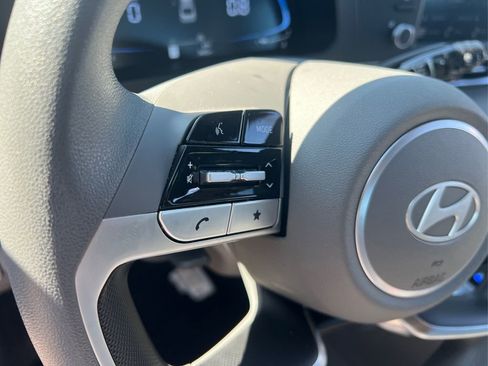 Certified 2025 Hyundai Elantra SE image 19