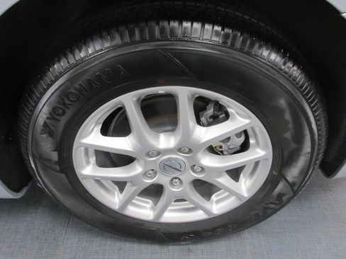 Used 2023 Chrysler Pacifica Touring-L FWD image 13