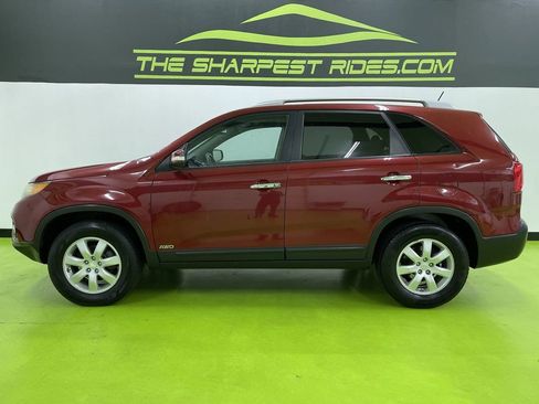 Used 2011 Kia Sorento LX w/ Convenience Pkg image 6