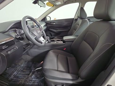 Used 2024 Nissan Altima 2.5 SV image 19