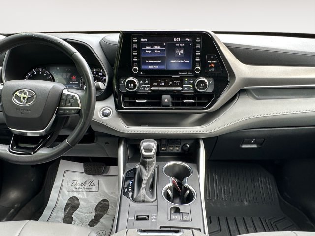 Used 2020 Toyota Highlander XLE FWD image 11