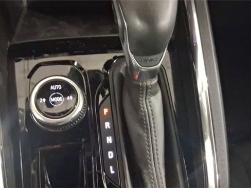 Used 2024 GMC Canyon Elevation w/ Convenience Package image 29