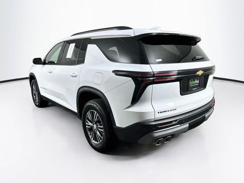 Used 2026 Chevrolet Traverse LT FWD image 5