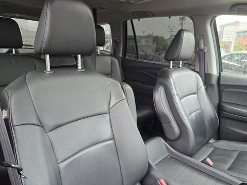 Used 2020 Honda Pilot Touring image 42