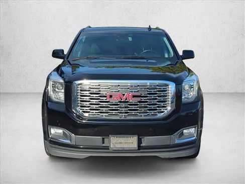 Used 2019 GMC Yukon XL Denali image 2