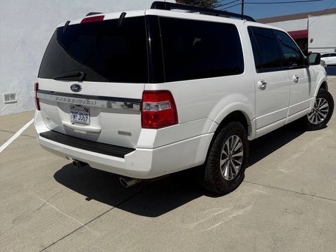 Used 2015 Ford Expedition EL XLT w/ Equipment Group 202A AWD/4WD image 9