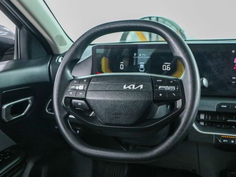 Used 2025 Kia K4 FWD image 12