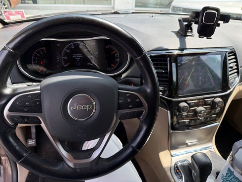Used 2019 Jeep Grand Cherokee Limited AWD/4WD image 7