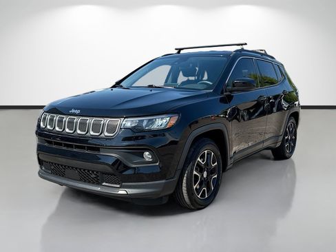 Used 2022 Jeep Compass Latitude FWD image 7