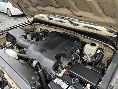 Used 2011 Toyota FJ Cruiser 4WD w/ Upgrade Pkg image 32