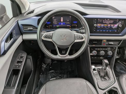 Certified 2023 Volkswagen Taos SE FWD image 13