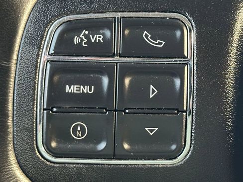 Used 2018 Jeep Wrangler Unlimited Sahara w/ Connectivity Group image 28