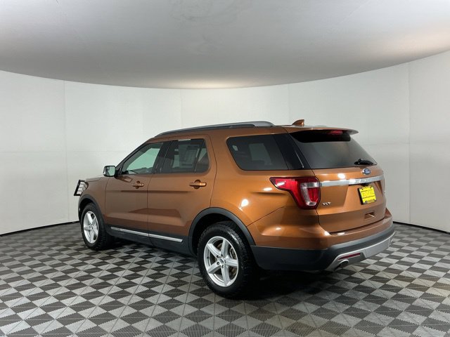 Used 2017 Ford Explorer XLT AWD/4WD image 7
