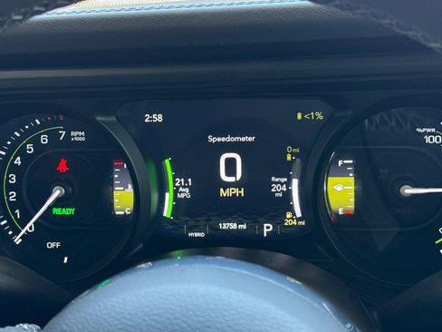 Used 2025 Jeep Wrangler Unlimited Sahara AWD/4WD image 29