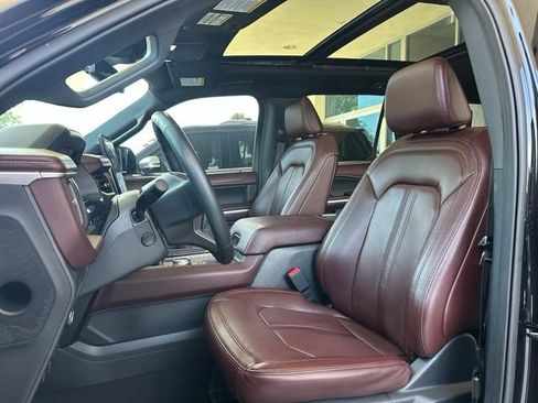 Used 2024 Ford Expedition Limited RWD image 15