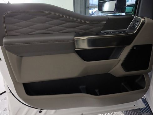 Used 2025 Ford F450 Platinum w/ Platinum Plus Package image 15