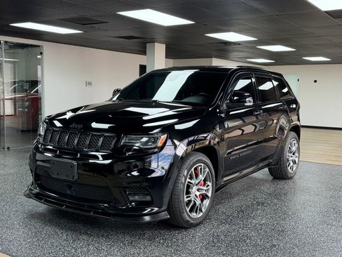 Used 2018 Jeep Grand Cherokee SRT image 1
