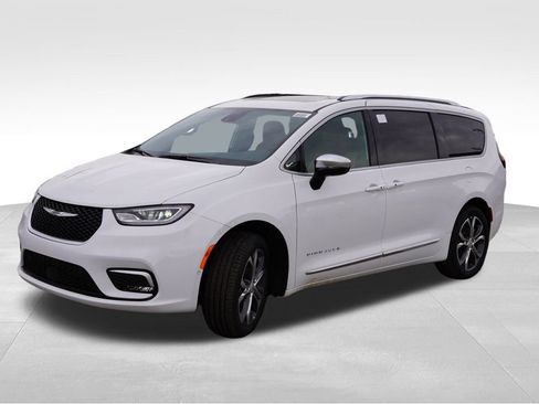New 2026 Chrysler Pacifica Pinnacle image 7
