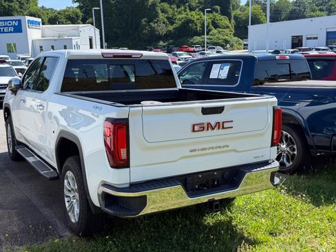 Used 2023 GMC Sierra 1500 SLT w/ SLT Premium Plus Package AWD/4WD image 4