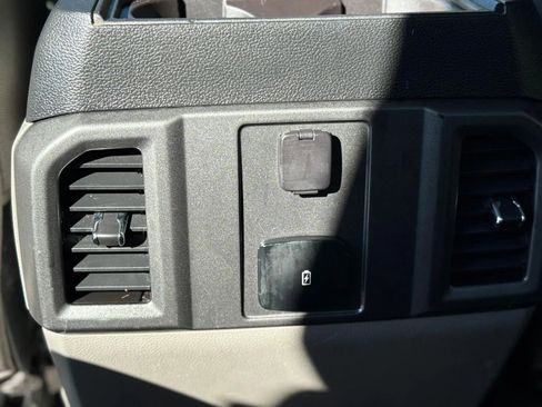 Used 2019 Ford F150 XLT w/ Equipment Group 302A Luxury image 17