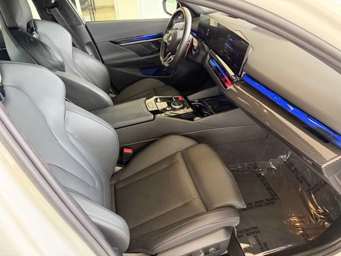 Used 2026 BMW M5 AWD/4WD image 26