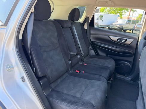Used 2014 Nissan Rogue SV FWD image 19