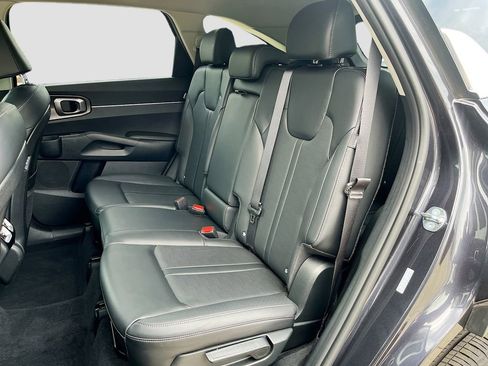 Certified 2025 Kia Sorento S AWD/4WD image 29