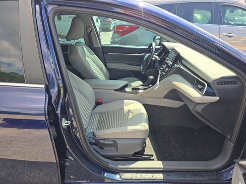 Used 2021 Toyota Camry SE FWD image 13