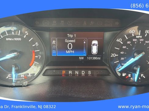 Used 2017 Ford Explorer XLT AWD/4WD image 11