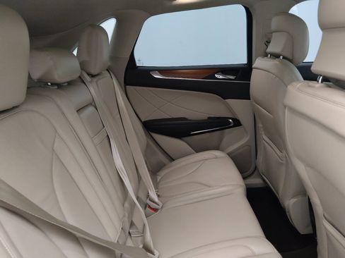 Used 2019 Lincoln MKC Select w/ Select Plus Package FWD image 19