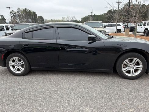 Used 2022 Dodge Charger SXT w/ Driver Convenience Group image 7