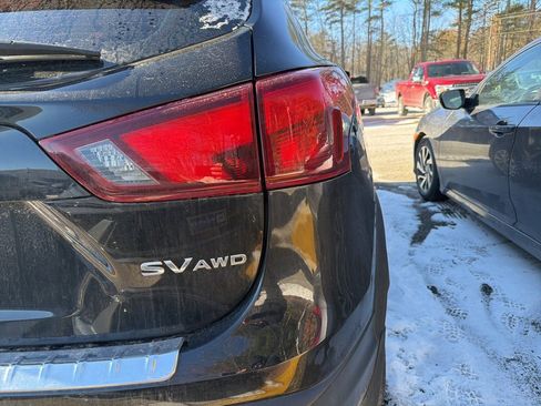 Used 2018 Nissan Rogue Sport SV image 4