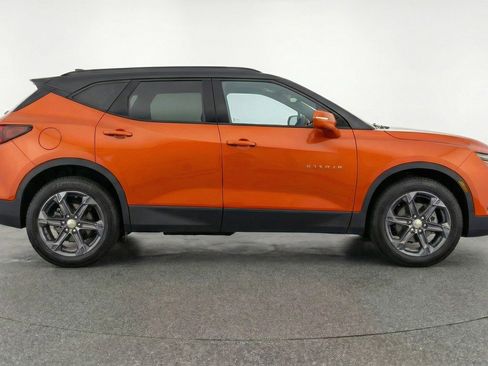 Used 2025 Chevrolet Blazer LT image 11