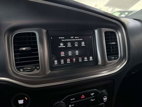 Used 2022 Dodge Charger SXT RWD image 18