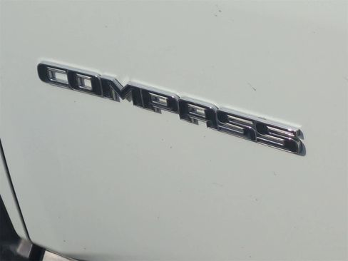 Used 2020 Jeep Compass Limited image 12