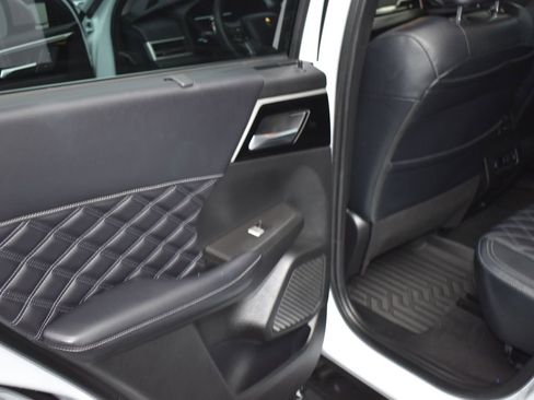 Used 2023 Mitsubishi Outlander SEL image 9