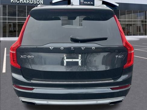 Used 2021 Volvo XC90 T6 Momentum w/ Advanced Package image 4