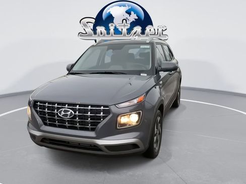New 2025 Hyundai Venue SEL image 3