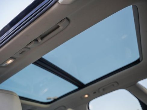 Certified 2022 Volvo XC60 B6 Inscription w/ Advanced Package image 2