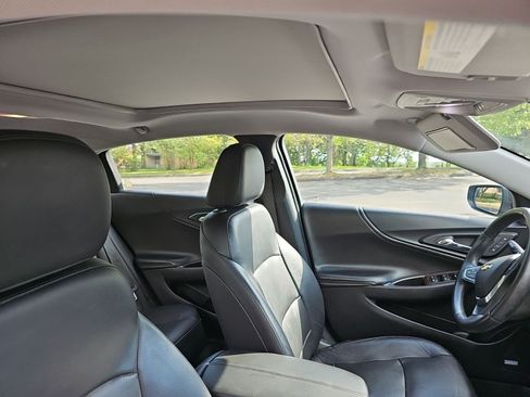 Used 2017 Chevrolet Malibu Premier w/ Premier Sun and Wheel Package FWD image 12