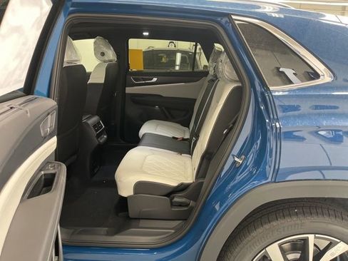 New 2025 Volkswagen Atlas Cross Sport SEL Premium R-Line image 24